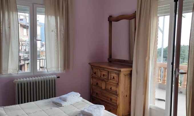 Villarejo del Valle House | Casa Rubén Darío, located in the Sierra de Gredos (suitable for pets)
