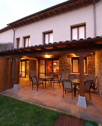 Salinas de Ibargoiti House | Casa Rural Espargoiti
