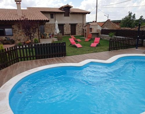 Sanchon de la Sagrada House | Casa Rural Gorriones