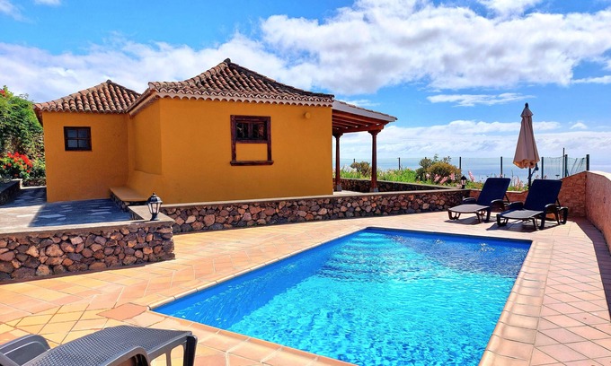 El Granel Cottage | Casa Rural Lina, private pool, close to routes in the north of the island