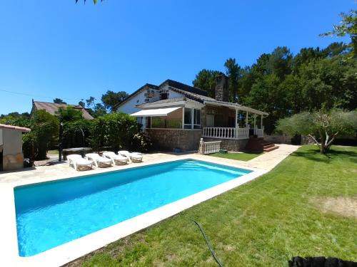 La Adrada House | Casa Rural Los Pinos