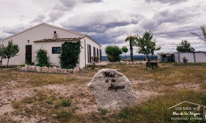 Mequinenza House | Casa Rural Mas de les Àligues
