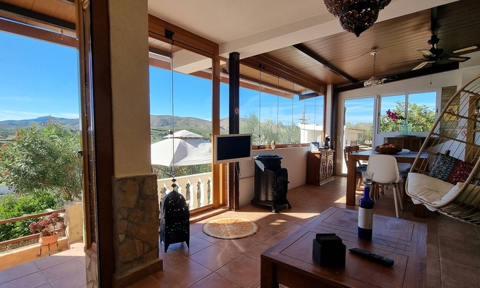 Pedralba Bed & Breakfast | Casa Rural near Turia Natural Park with Jacuzzi