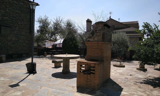 Torrejon El Rubio House | Casa Rural Peña Falcon
