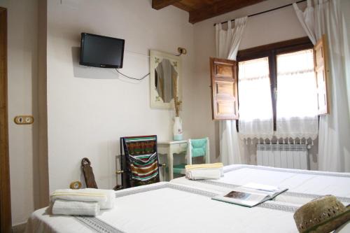 Torrejon El Rubio Apartment | Casa rural y Habitaciones La Cañada en Monfrague Torrejon el Rubio