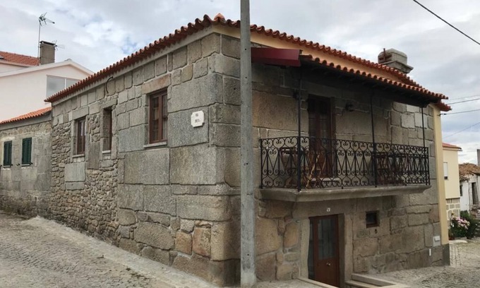Pinhel House | CASA RUSTICA DA SOUROPIRES