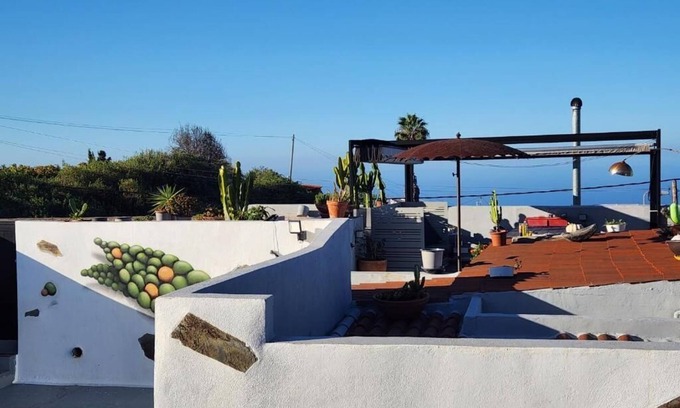 Santa Barbara Bed & Breakfast | Casa Salvia Guesthouse Icod