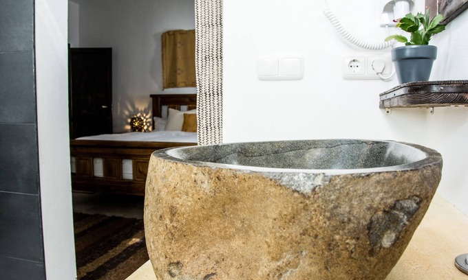 Tahiche House | Casa Tahiche - Jacuzzi, WIFI & BBQ