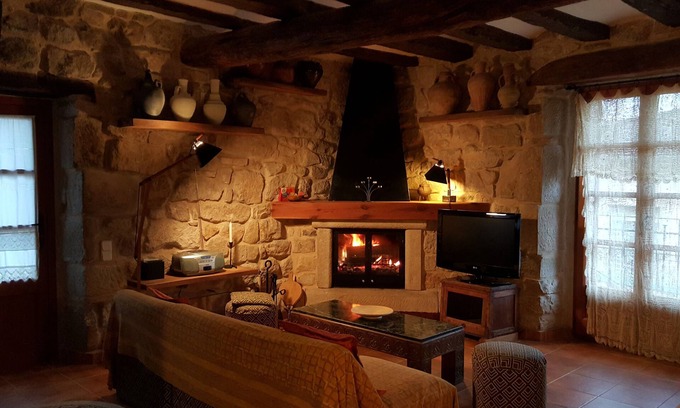 Horta de Sant Joan Cottage | Casa Templers