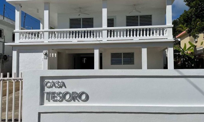 Esperanza House | Casa Tesoro-pool home. Walk to beaches/restaurants