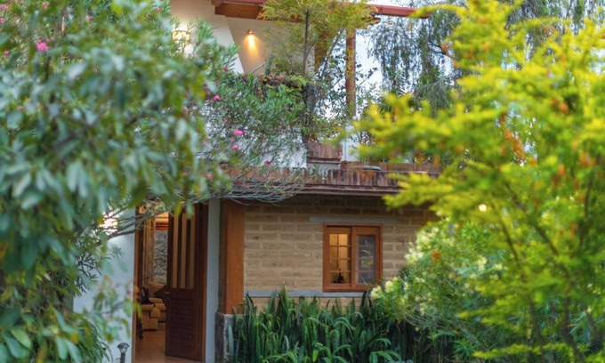 Panajachel House | Casa Tropical Atitlán - 3 Bedroom House in garden oasis