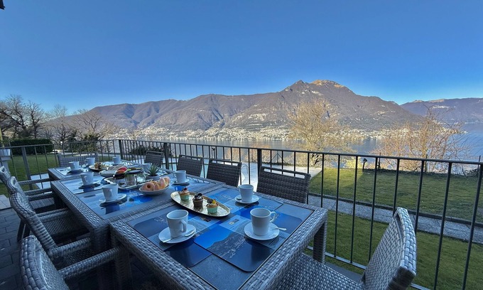 Riva Apartment | Casa Tulipano Grande, Faggeto Lario, Italy