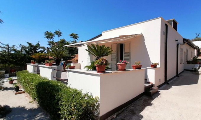 Camastra House | Casa Vacanze Villa Tropia