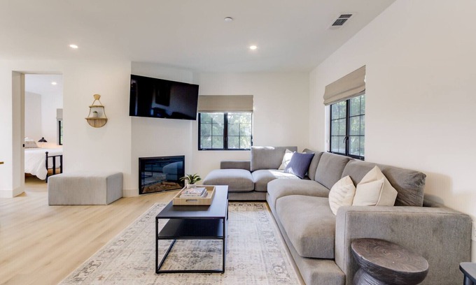 Upper East Apartment | Casa Valerio Unit #8-Boutique Suite in Downtown Santa Barbara