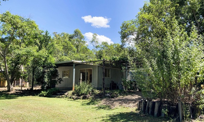 Taunton Cabin | Casa Verde | Off-grid hideaway Agnes Water & 1770