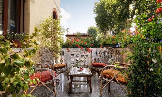 Marghera House | Casa Villa Gardenia- Atika & Atif
