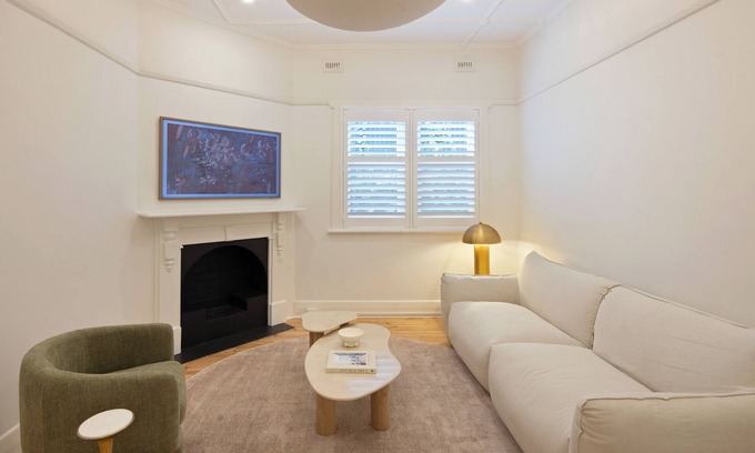 Glenelg South House | Casabā | Coastal Chic 2-bedroom Maisonette