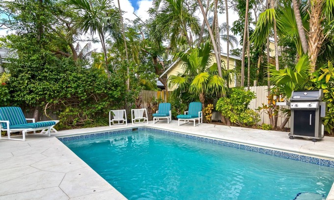 The Meadows House | ~ CASABLANCA GRANDE ~ Old Town quiet duplex with pool, hot tub, and parking!