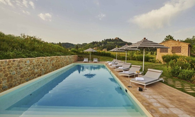 Castelfalfi Villa | Casale Bertino - Eight Bedroom Villa, Sleeps 16