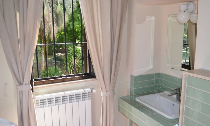 Villa Adriana Bed & Breakfast | Casale Colleoni