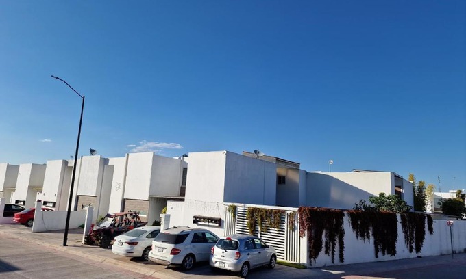 El Pueblito House | CASAS VIPRA