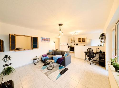 Ronsdorf Apartment | CASATUA - Ruhig - Arbeitsplatz - Balkon - Messe - WiFi