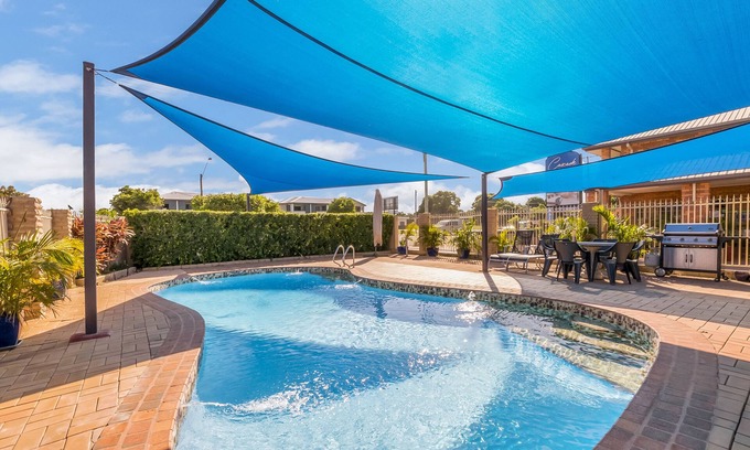Rosslea Hotel | Cascade Motel In Townsville