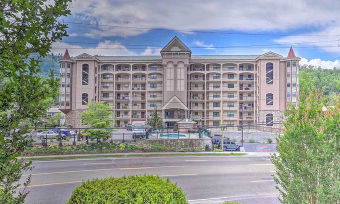 Gatlinburg Condo | Cascading Creek/Gatehouse Condos/2BR/1st floor/no steps