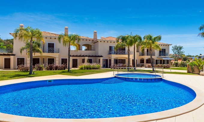 Branqueira House | Cascata Village Lote A, is a modern 4 bedroom townhouse close to Albufeira