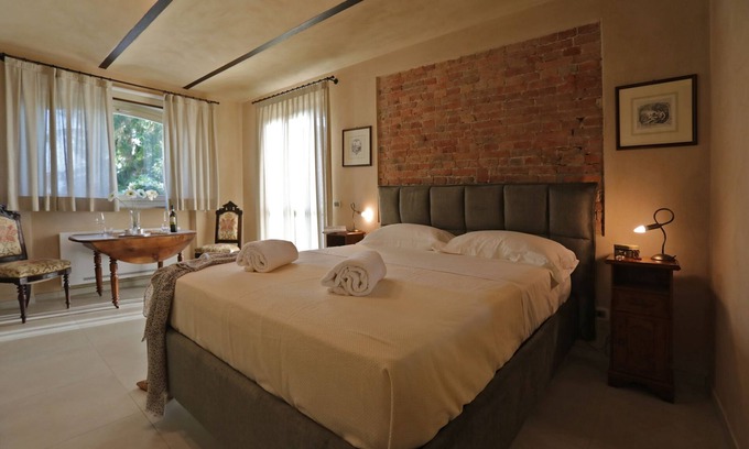 Monforte d'Alba House | Cascina Bricco San Pietro room Alman