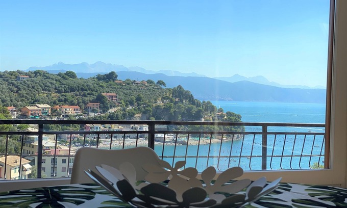 Portovenere House | CaseMaggi Sea View Terrace with endless views of Portoveneve and Gulf of Poets