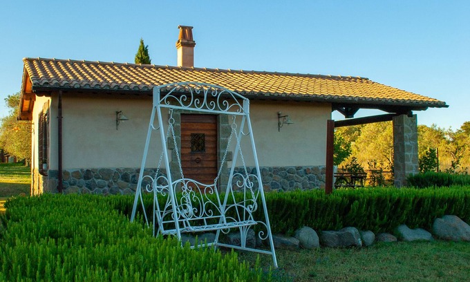 Montefiascone House | Casina Marco Polo. Elegant depandace, two rooms plus, with private patio