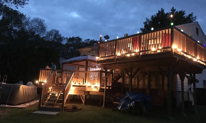 Montville House | Casino Wine Down House