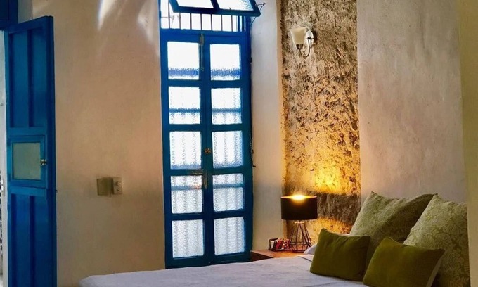 Campeche House | Casita de la 12 5 min a centro Campeche ideal para 2 ó 3 personas Cocina con estufa de inducción, microondas y refrigerador
