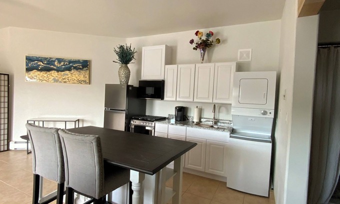 Agua Fria Apartment | Casita de Santa Fe - Modern 1 Bedroom Apt. nestled in Santa Fe Hillside
