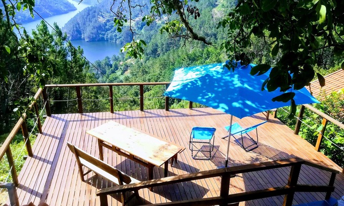 Carballedo Cottage | Casita del Río. Rustic cottage, unbeatable views!