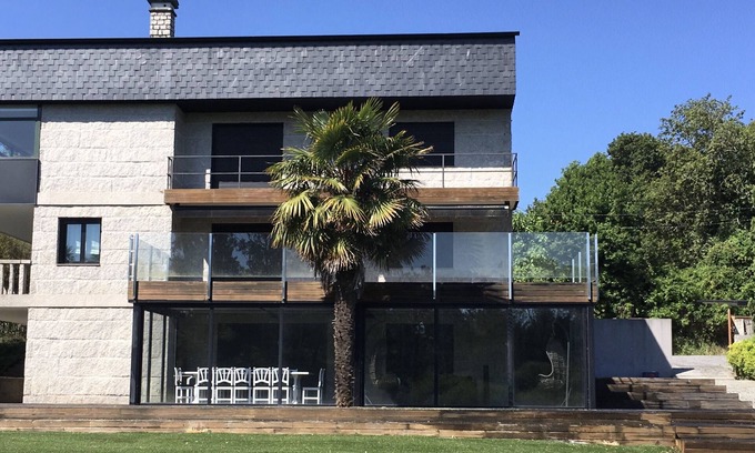 Nigran Ski Chalet | Casona Gallega Moderna en Nigran