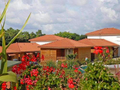 Cassen House | Cassen Holiday House with Pool