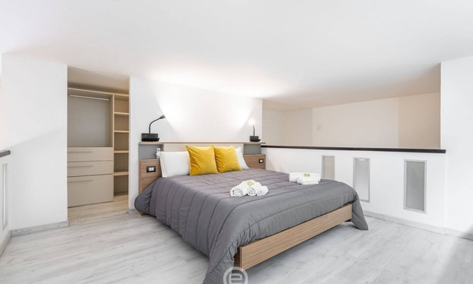 Historic Castle District Apartment | Castello Loft Heaven