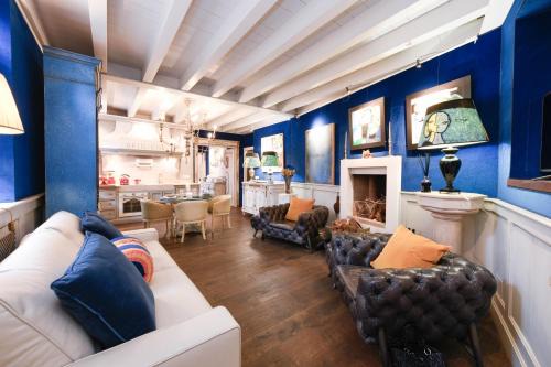 Desenzano del Garda City Centre Apartment | Castello Luxury Apartments - Dama