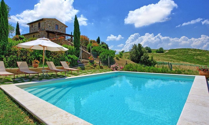 Trequanda Villa | Castelmuzio - Detached house with private pool