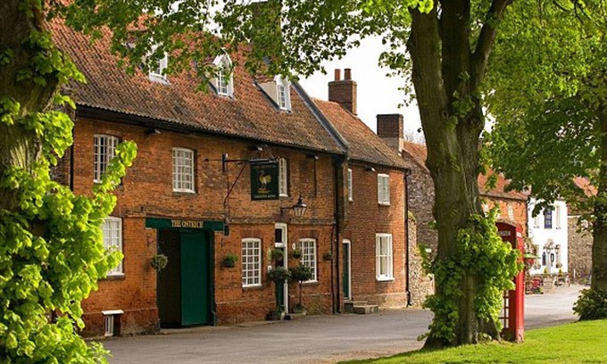 Castle Acre House | CASTLE ACRE. Cottage set in a Norman village overlooking the Village Green