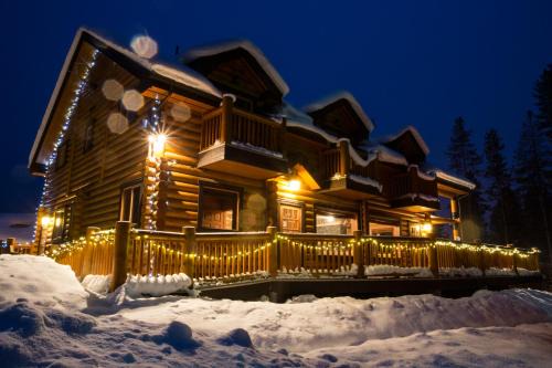 Castle Junction Cabin | Castle Mountain Chalets