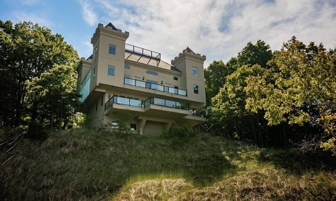 Shelby House | Castle on Lake Michigan near Silver Lake Dunes
