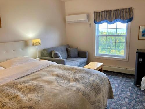 Ingonish Beach Hotel | Castle Rock Country Inn