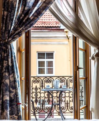 Old Town Apartment | Castle Street Retreat, 19