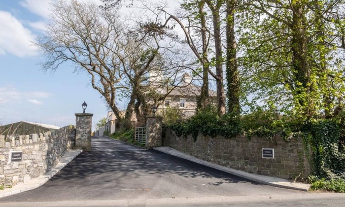 Derbyhaven Other | Castle View, Church Farmhouse - Idyllic Countryside Getaway