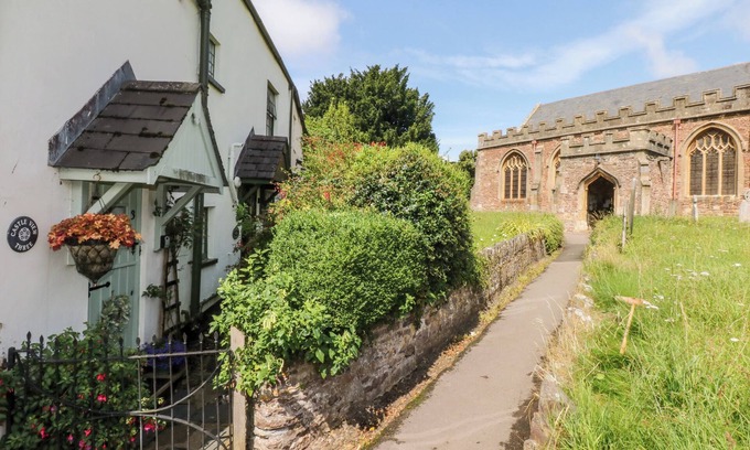 Dunster Cottage | CASTLE VIEW, family friendly, character holiday cottage in Dunster