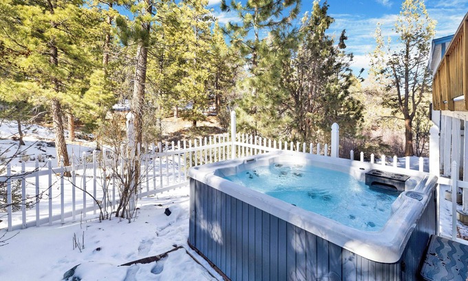 Eagle Mountain Estates Cabin | Castlewood Retreat #2524