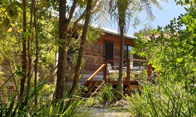 Bellingen Cottage | Casuarina Cottage - walk to town - Mountain views.
